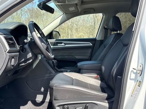 Certified 2023 Volkswagen Atlas SE w/ Panoramic Sunroof Package image 12