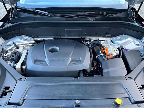 Used 2025 Volvo XC90 T8 Plus image 29