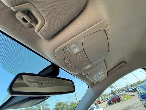 Used 2019 Ford Fusion SE FWD image 22