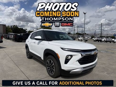 Used 2025 Chevrolet TrailBlazer LT AWD/4WD image 1
