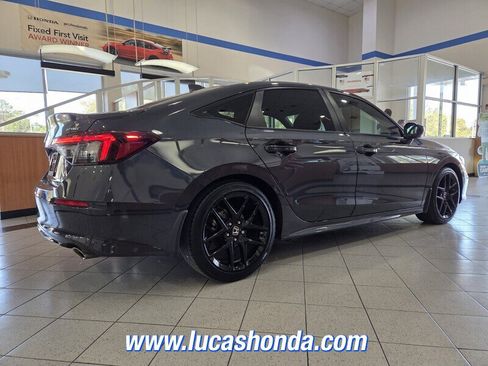 Used 2025 Honda Civic Sport image 4