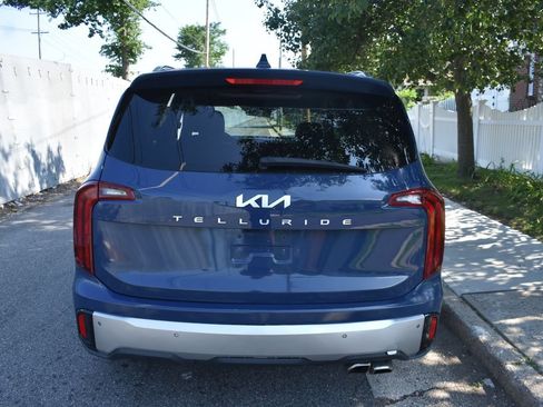 Used 2025 Kia Telluride S FWD image 6