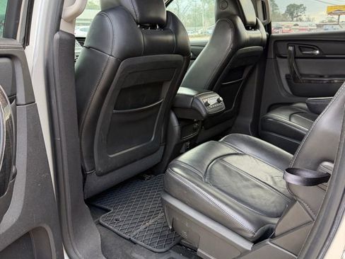 Used 2014 GMC Acadia SLT image 9