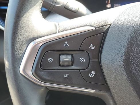 Certified 2025 Chevrolet Trax LT w/ Driver Confidence Package FWD image 21