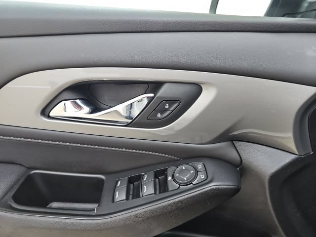 Used 2023 Chevrolet Traverse LT AWD/4WD image 29