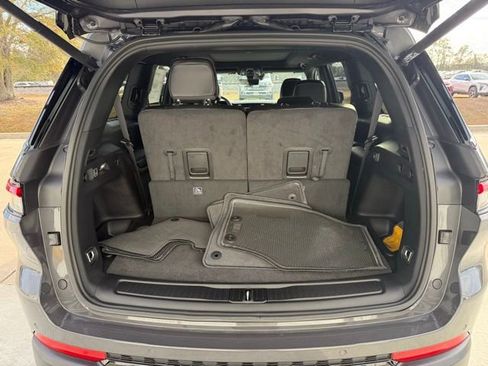 New 2025 Jeep Grand Cherokee L Limited w/ Luxury Tech Group II image 8