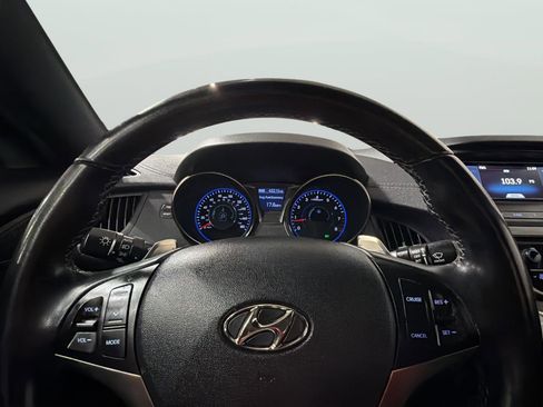 Used 2016 Hyundai Genesis 3.8 RWD image 29