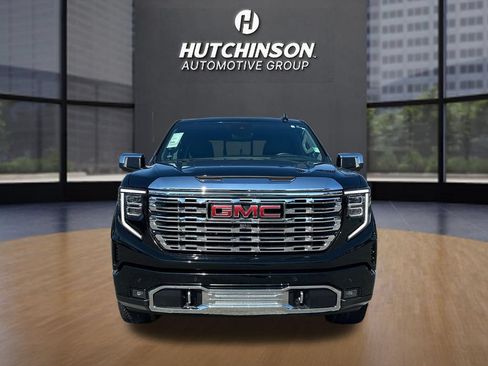 Used 2025 GMC Sierra 1500 Denali w/ Technology Package AWD/4WD image 2