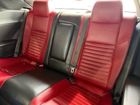 Used 2014 Dodge Challenger SXT Plus RWD image 22