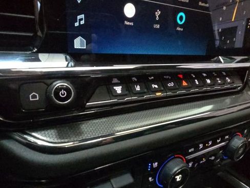 Used 2024 Chevrolet Silverado 2500 ZR2 w/ Technology Package image 48