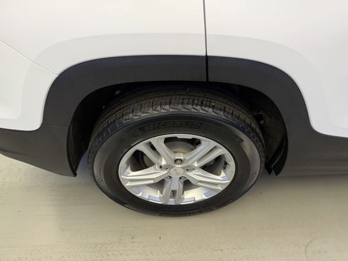 Used 2023 GMC Terrain SLE w/ LPO, Floor Liner Package FWD image 8