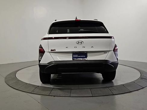 Certified 2025 Hyundai Kona SEL AWD/4WD image 4