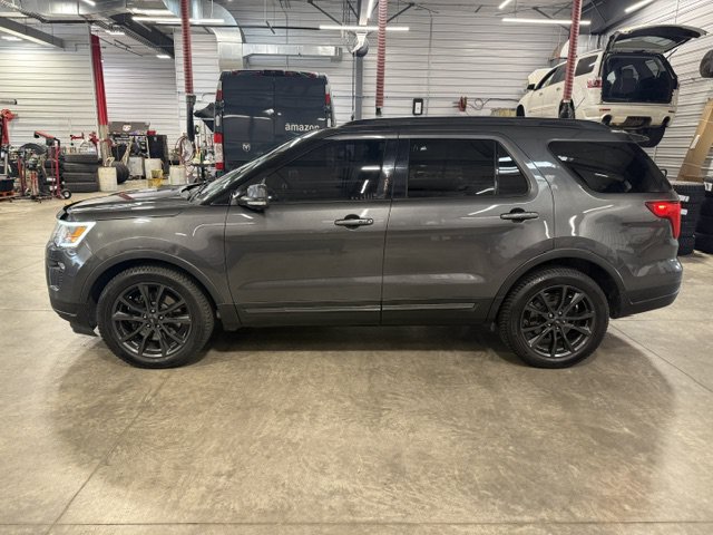 Used 2018 Ford Explorer XLT w/ XLT Appearance Package AWD/4WD image 29