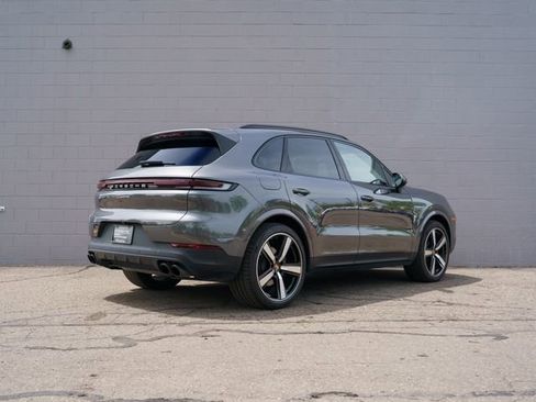 Certified 2026 Porsche Cayenne E-Hybrid AWD/4WD image 7