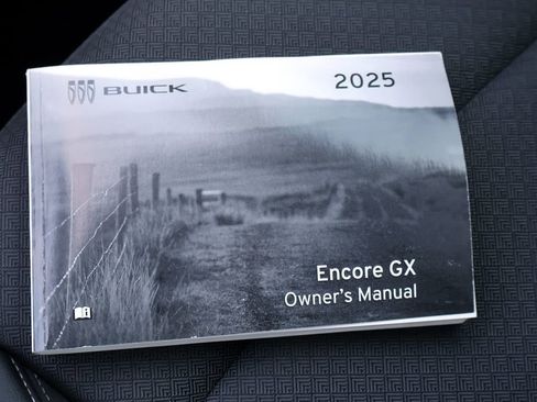 Used 2025 Buick Encore GX Preferred image 32