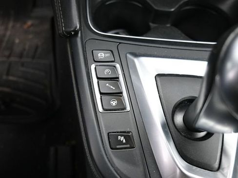 Used 2016 BMW M4 Convertible image 30