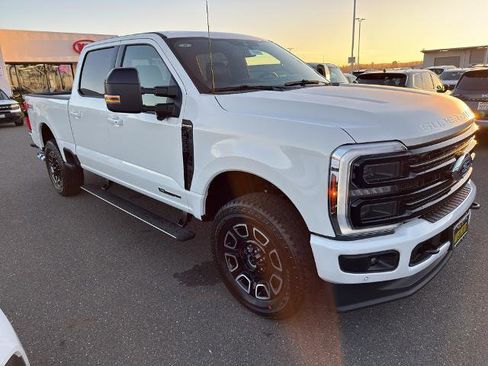 New 2026 Ford F250 Platinum w/ FX4 Off-Road Package image 21