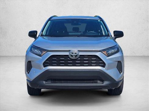 Used 2021 Toyota RAV4 LE FWD image 2