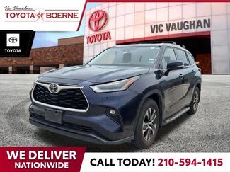 Used 2021 Toyota Highlander XLE FWD video 1