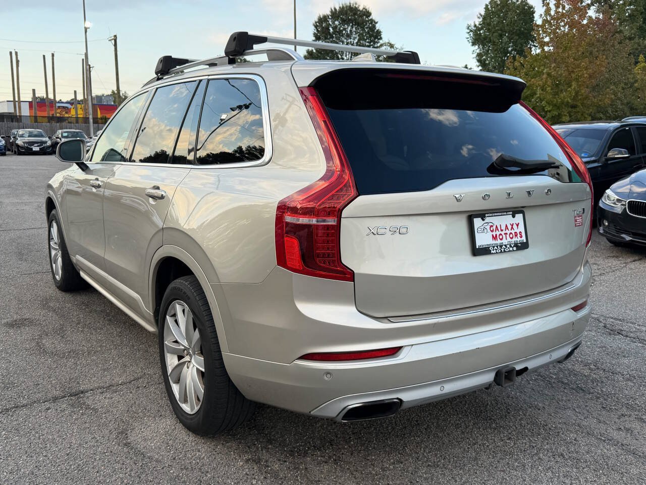 Used 2016 Volvo XC90 T6 Momentum w/ Momentum Plus Package AWD/4WD image 4