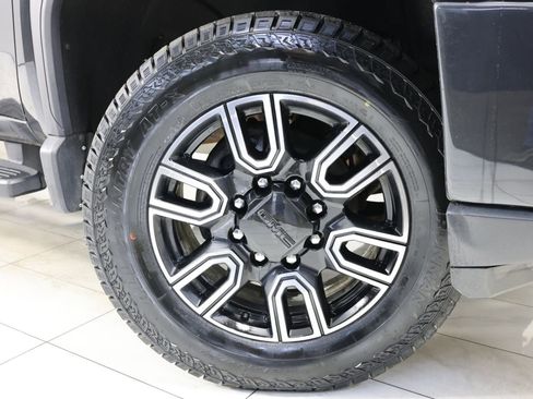 Used 2020 GMC Sierra 2500 AT4 w/ AT4 Premium Package AWD/4WD image 14