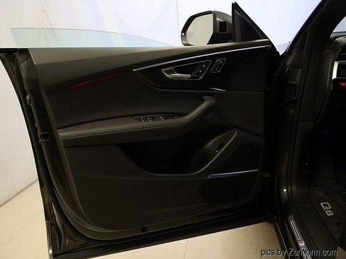 Used 2025 Audi Q8 Premium Plus image 26