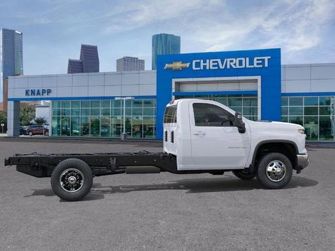New 2026 Chevrolet Silverado 3500 LT RWD image 5