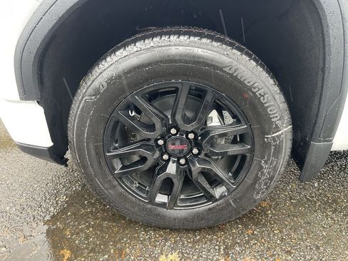 New 2026 GMC Sierra 1500 Elevation image 32