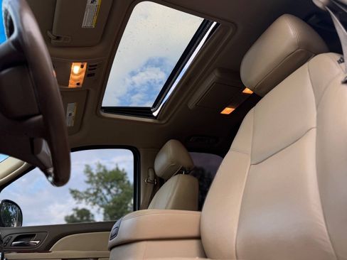 Used 2013 Chevrolet Tahoe LTZ AWD/4WD image 14