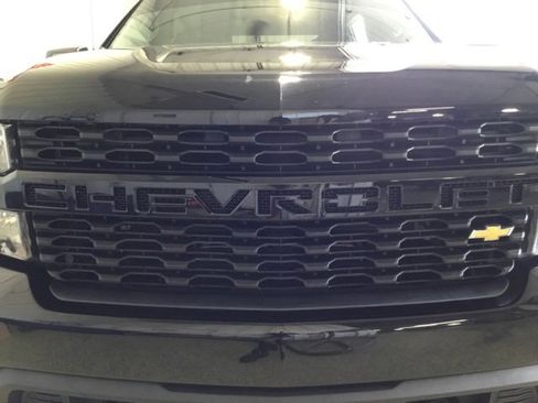 Used 2020 Chevrolet Silverado 1500 Custom w/ Custom Value Package image 30