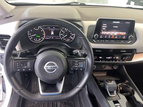 Used 2021 Nissan Rogue SV w/ Premium Package AWD/4WD image 13
