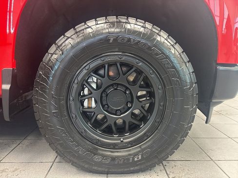 Used 2025 Chevrolet Silverado 1500 W/T image 8