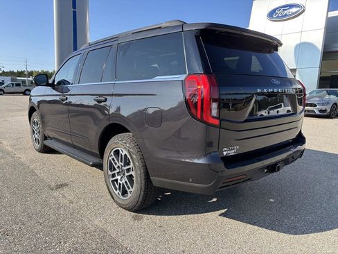 New 2025 Ford Expedition Active image 5