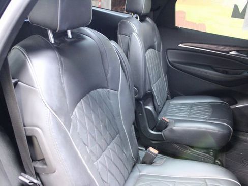 Used 2022 Buick Enclave Avenir image 9