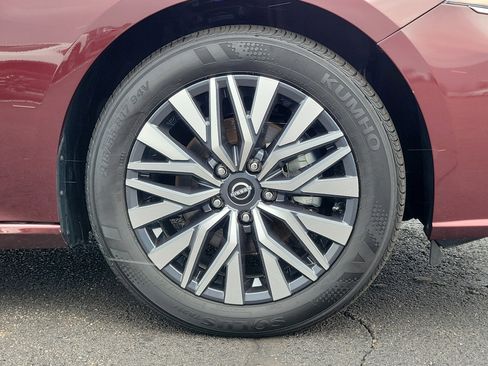 Used 2025 Nissan Altima 2.5 SV image 5