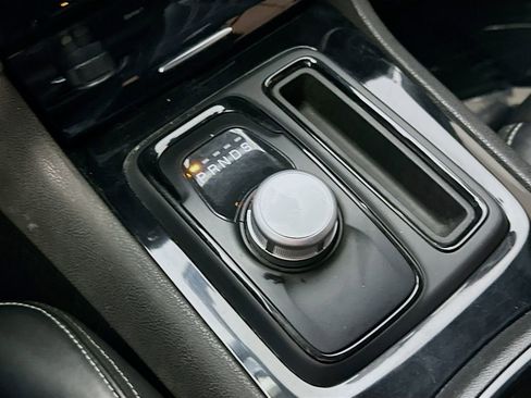 Used 2022 Chrysler 300 S image 32