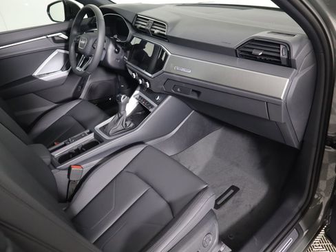 New 2025 Audi Q3 2.0T Premium image 18