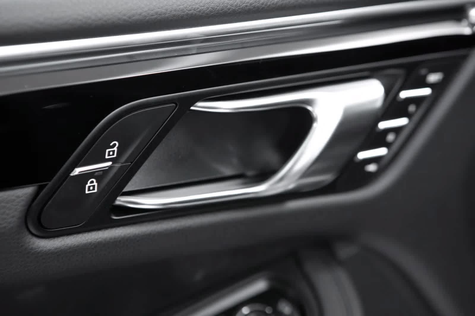 Certified 2026 Porsche Macan S AWD/4WD image 24