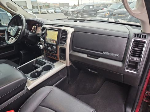 Used 2017 RAM 1500 Laramie image 35