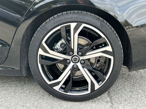 Used 2024 Volvo S60 B5 Plus image 8