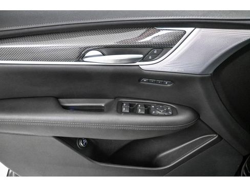 Certified 2023 Cadillac XT5 Sportv AWD/4WD image 16