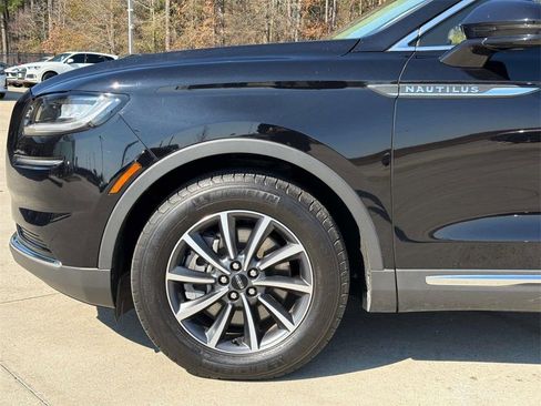 Used 2022 Lincoln Nautilus FWD image 5