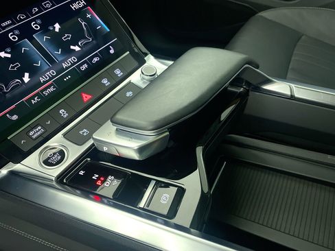 Used 2021 Audi e-tron Premium w/ Convenience Plus Package image 17