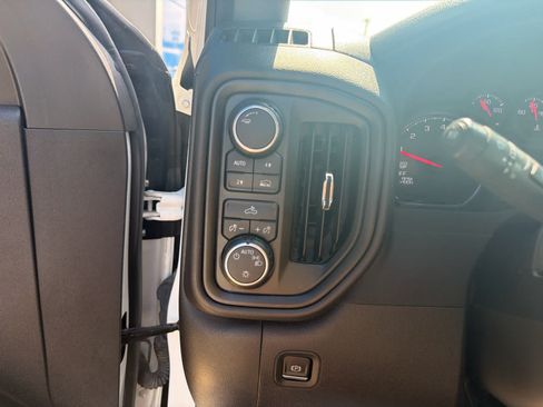 Used 2023 Chevrolet Silverado 1500 Custom AWD/4WD image 20