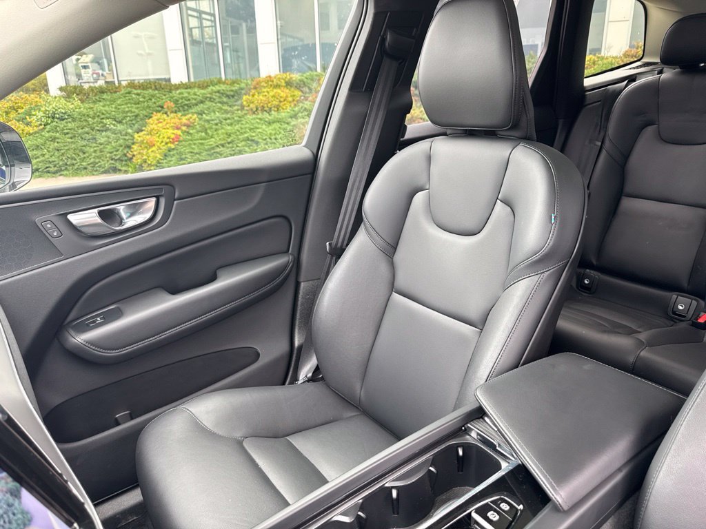 Used 2025 Volvo XC60 B5 Plus w/ Climate Package AWD/4WD image 20