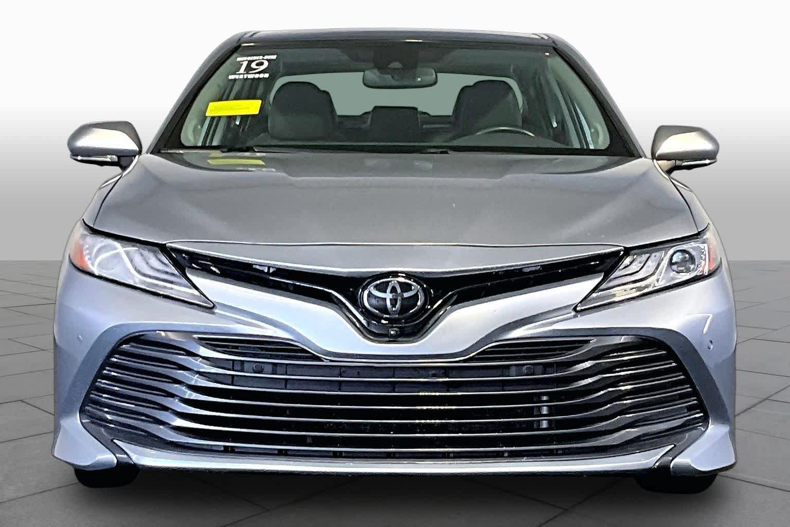 Used 2019 Toyota Camry XLE w/ Driver Assist Package FWD image 4