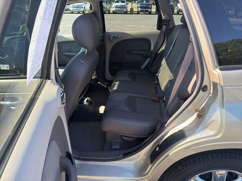 Used 2005 Chrysler PT Cruiser Limited FWD image 14