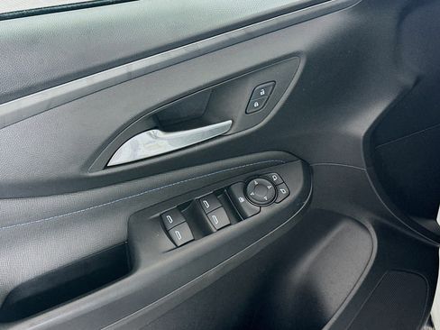 Used 2025 Buick Envista Sport Touring image 15