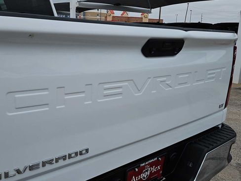 Used 2024 Chevrolet Silverado 2500 LT image 11