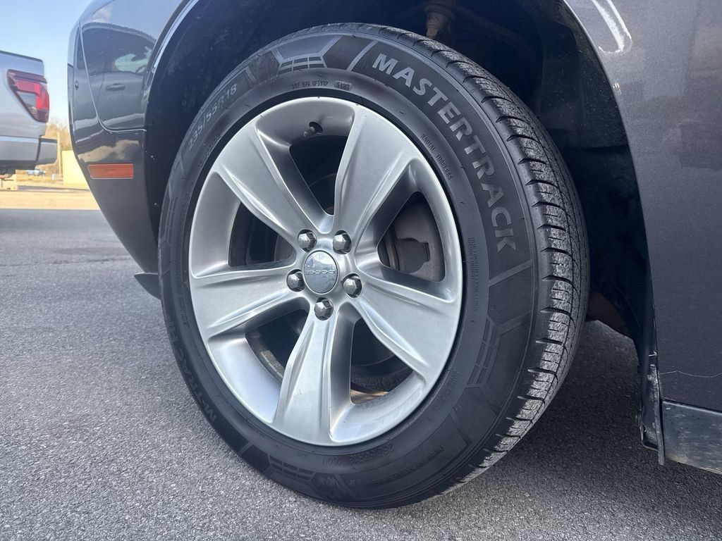 Used 2021 Dodge Challenger SXT RWD image 7